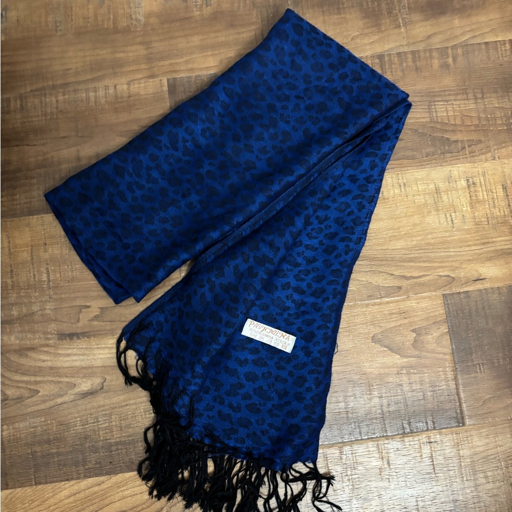 Pashmina Navy/Blue Leopard Pattern Scarf 70% pashmina 30% silk scarf/weap
